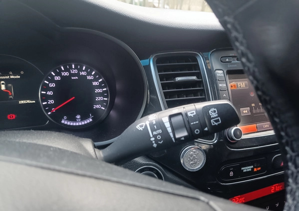 Kia Carens cena 42000 przebieg: 230000, rok produkcji 2015 z Myślenice małe 781